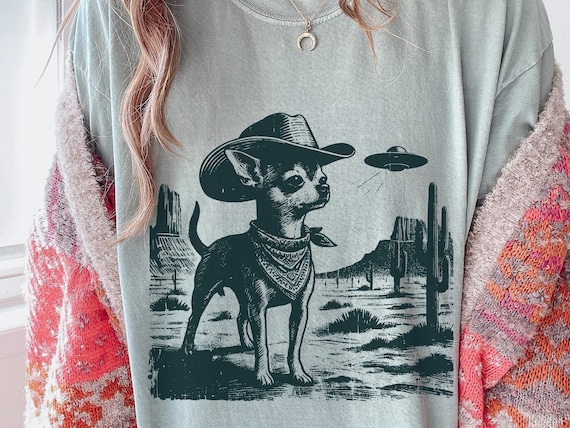 Vintage Chihuahua UFO Shirt - Alien Chi Dog Cowboy Tee, Western Chihuahua Mom or Dad Gift, Retro Chihuahua T-Shirt, Wild West Chihuahua T