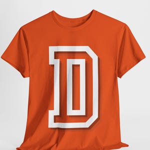 Camiseta universitaria con letra D inicial - Camiseta con monograma - Camiseta unisex de algodón grueso, camiseta informal personalizada, gráfico minimalista