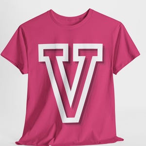 Camiseta Monograma - Camiseta unissex de algodão pesado, camiseta personalizada com letra inicial do time do colégio, camiseta casual personalizada de streetwear, estampa minimalista