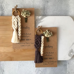 You can personalize the macrame keychains knitted with 100% cotton yarn as you wish. You can create your order in the colors you want.