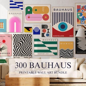Puede incluir: Una colección de arte mural imprimible de estilo Bauhaus. La obra presenta formas geométricas, colores vibrantes y la palabra "BAUHAUS" en varios diseños. El paquete incluye 300 piezas de arte, ideal para la decoración del hogar.