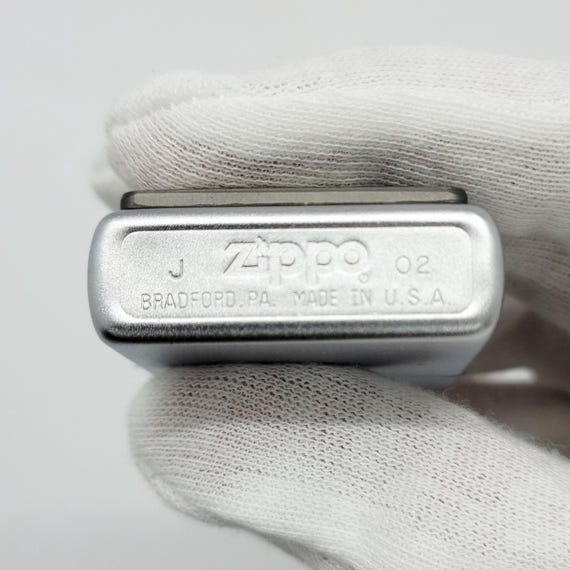 Vintage 2002 Zippo Lighter Silver Spears Techno Series Collectible