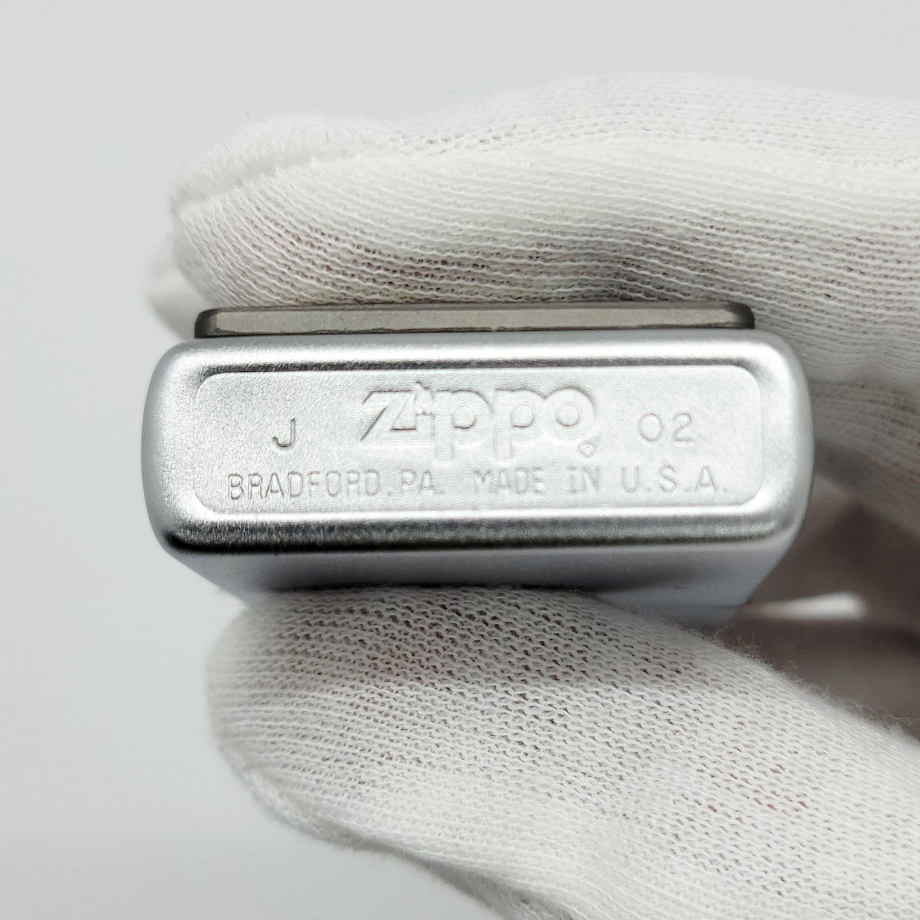 Vintage 2002 Zippo Lighter Silver Spears Techno Series Collectible