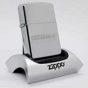 Zabytkowa zapalniczka Zippo Silver Star Casino Restaurant z 1997 r. - kolekcjonerska, polerowana na wysoki połysk chromowana pamiątka