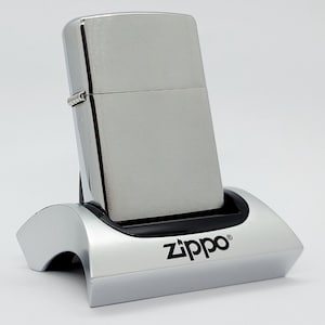 Vintage Zippo 200 Brushed Chrome Lighter 2005 – Made in USA – Unused in Original Box