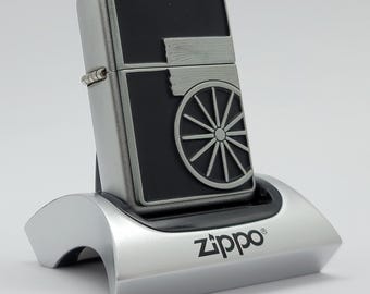 2002 Vintage Zippo Wagon Wheel Feuerzeug Neues ungebranntes Sammlerstück in Tin Box