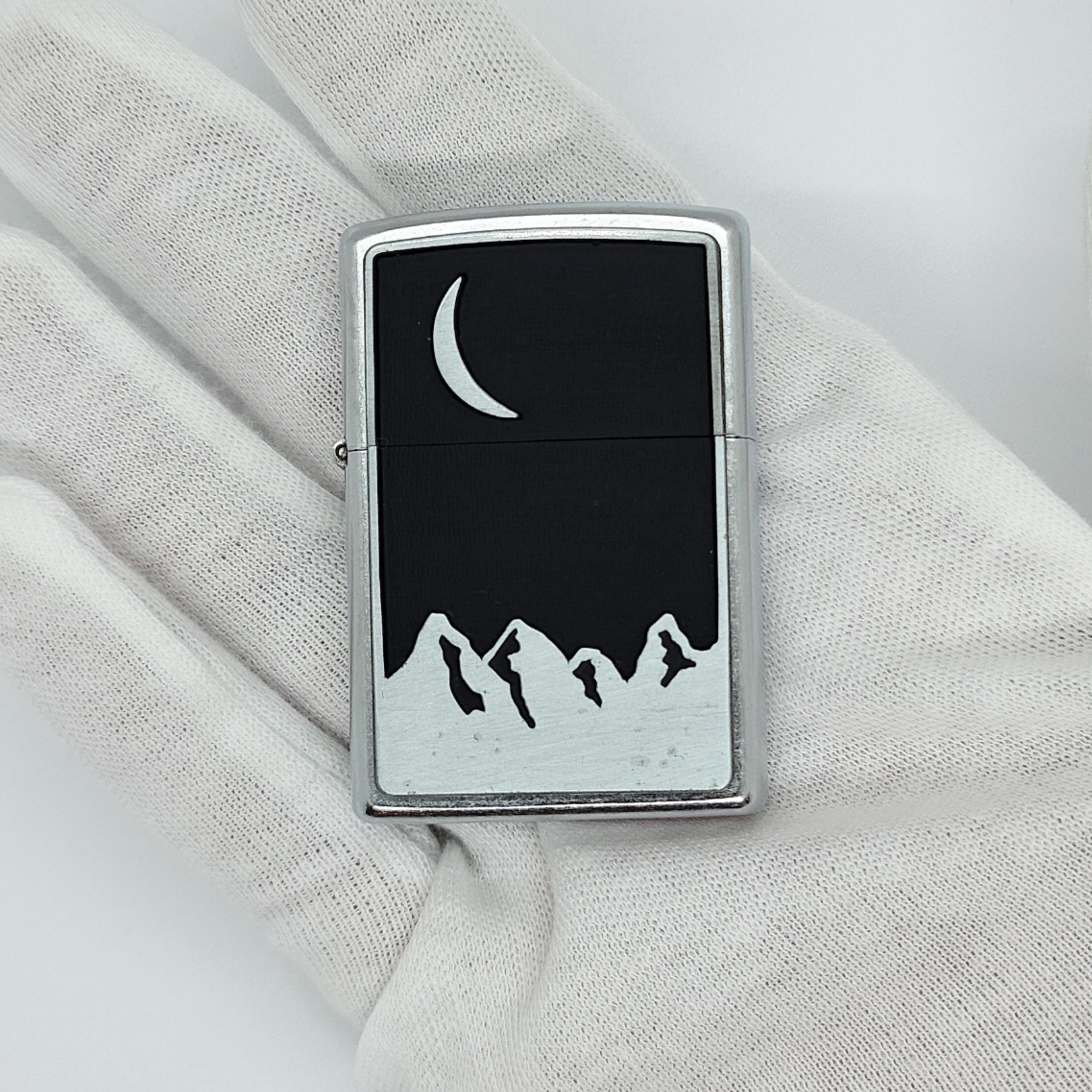 Vintage Zippo Lighter 2000 Marlboro Crescent Moon Over Mountain