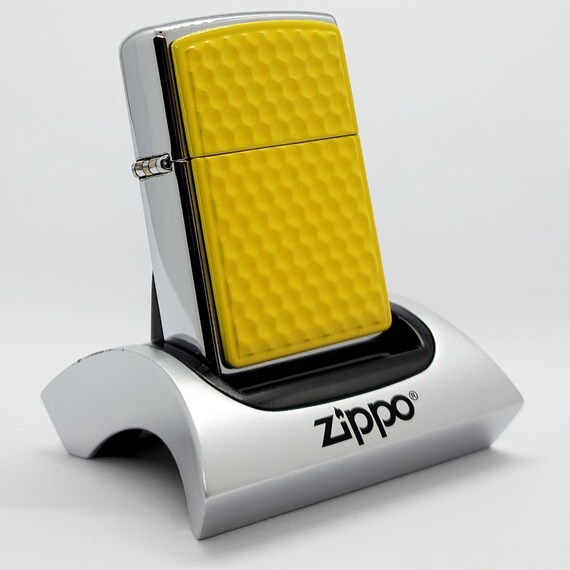 Vintage 2001 Zippo Lighter Yellow Craters High Polish Chrome
