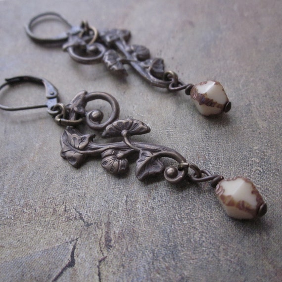 Vintage Cream Filigree Earrings
