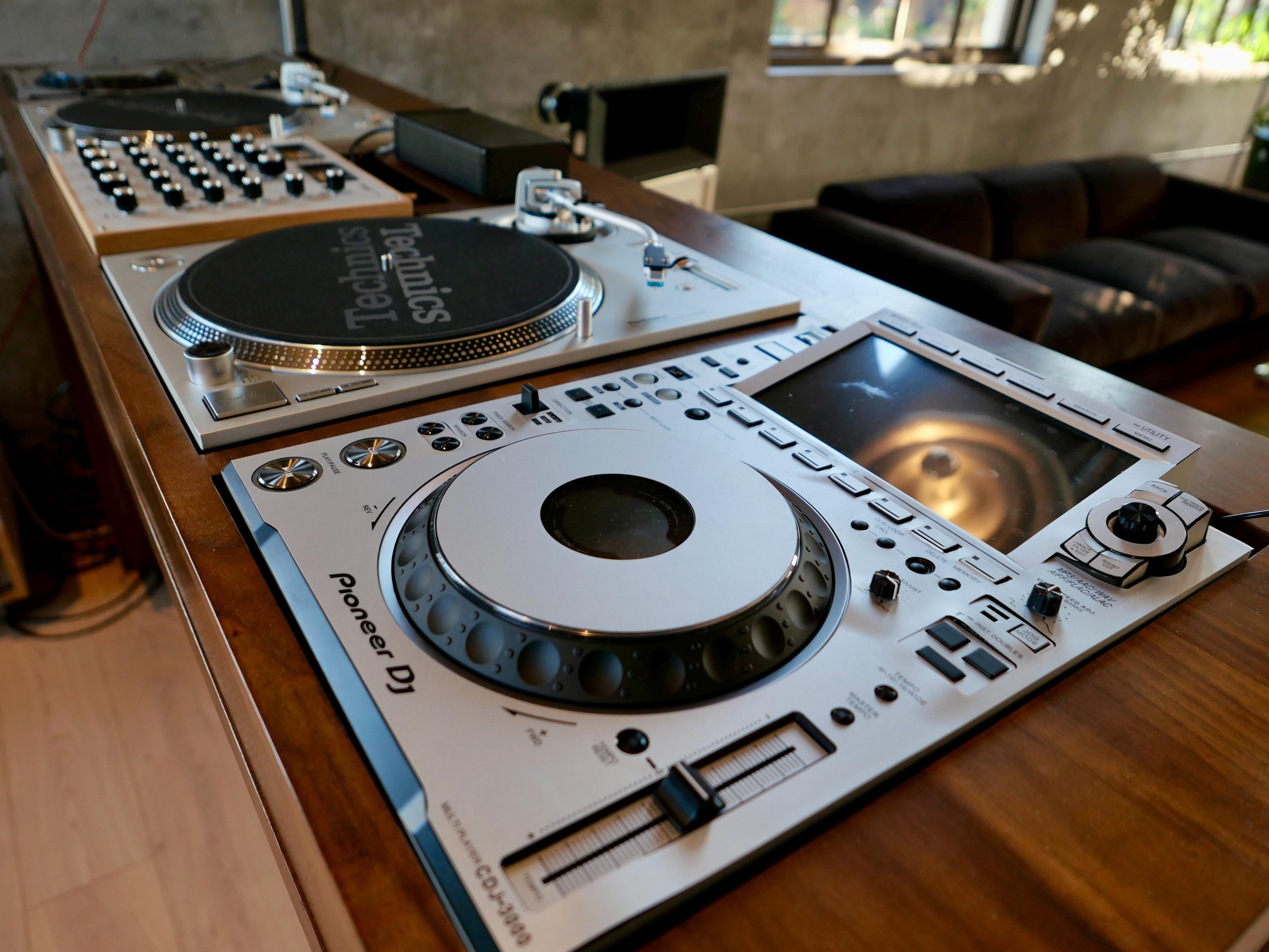 Custom Handcrafted Cutout Box for Turntables, Mixer, Cdjs | Bottom