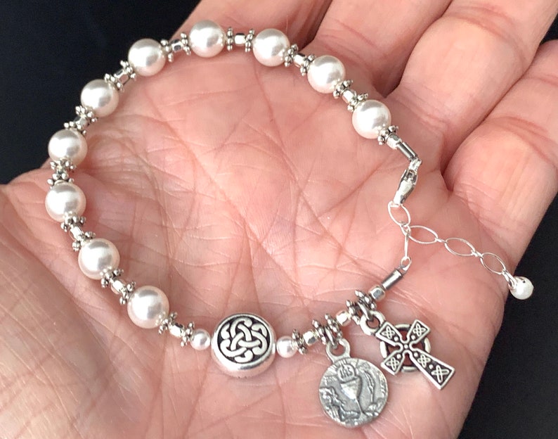 Irisches katholisches Kommunion Rosenkranz Armband mit Swarovski Perlen und Sterling Silber Bild 4