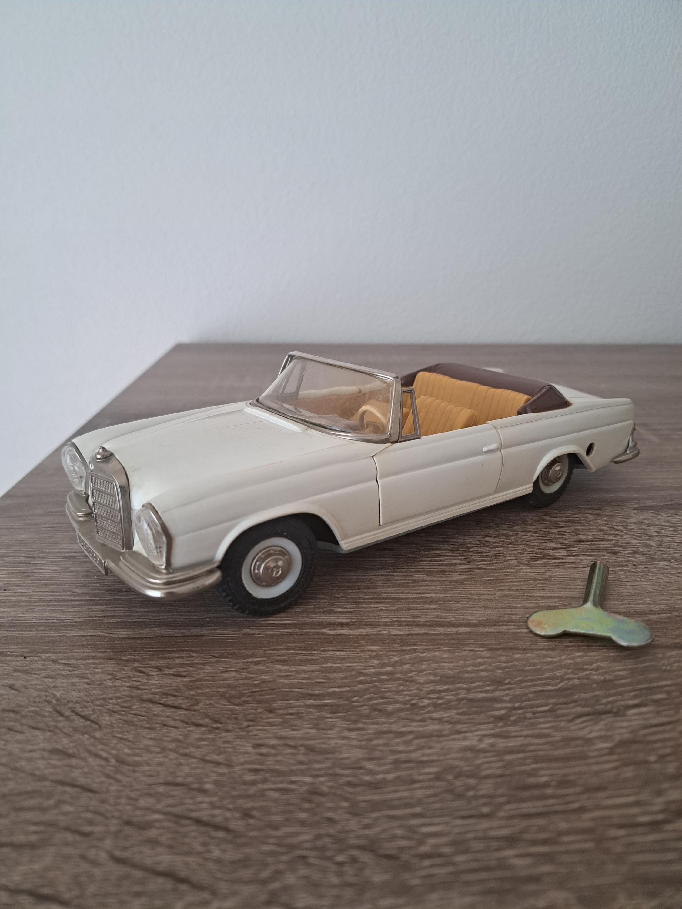 Vintage Schuco Mercedes-benz 250 SE Girato 4000: Wind-up Tin Toy