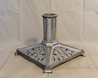 Soporte antiguo de hierro fundido para árbol de Navidad de estilo Art Nouveau, decoración navideña victoriana, soporte de hierro fundido pesado para árbol, base navideña de la época de la Secesión.