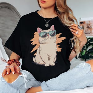 Coole Katze im Sonnenbrillen Shirt, süßes lustiges Katzen T-Shirt, ästhetisches Tier T-Shirt, kein Text Haustier Design, Katzenliebhaber Geschenk, molliges Katzen Shirt