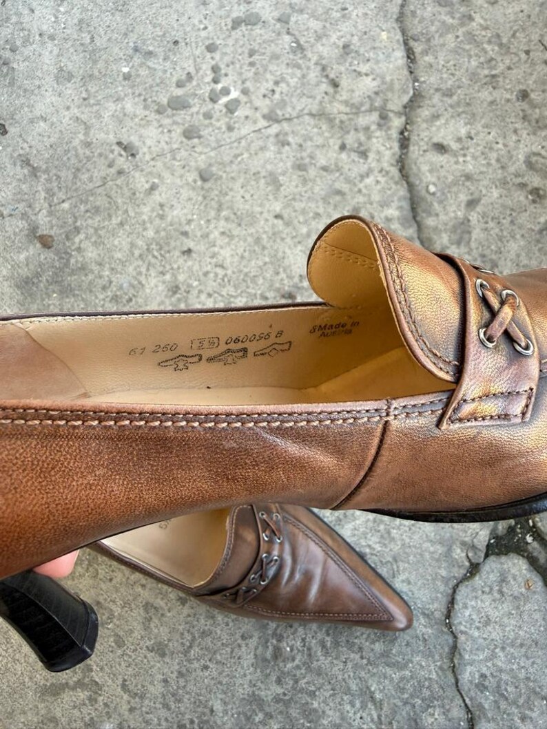 Vintage Gabor Brown Leather Loafers size 37| Pointed Toe Kitten Heel Pumps 90s image 7