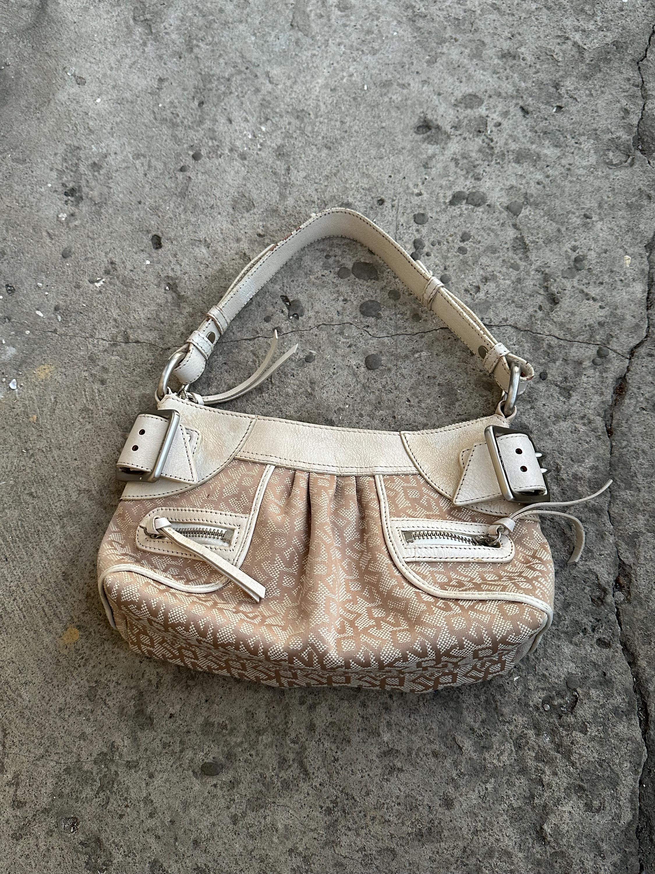 ✨極美品✨ ゲス GUESS Y2K ハンドバッグ 希少 金具 ✨極美品✨ ゲス GUESS Y2K ハンドバッグ 希少 金具 ✨極美品✨