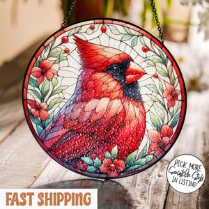 Kardinaal gebrandschilderd glas Suncatcher, raam hangen, vogelliefhebber, glaskunst vogel, woondecoratie, Memorial Suncatcher, geboortecadeau januari