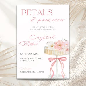 Uitnodiging voor vrijgezellenfeest met bloemblaadjes en prosecco | Bewerkbare canvassjabloon | Digitale download Blush bloemen taartvorm ontwerp