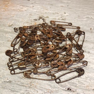 Primitive Rusty 1 Inch Safety Pins Set of 50 or 100