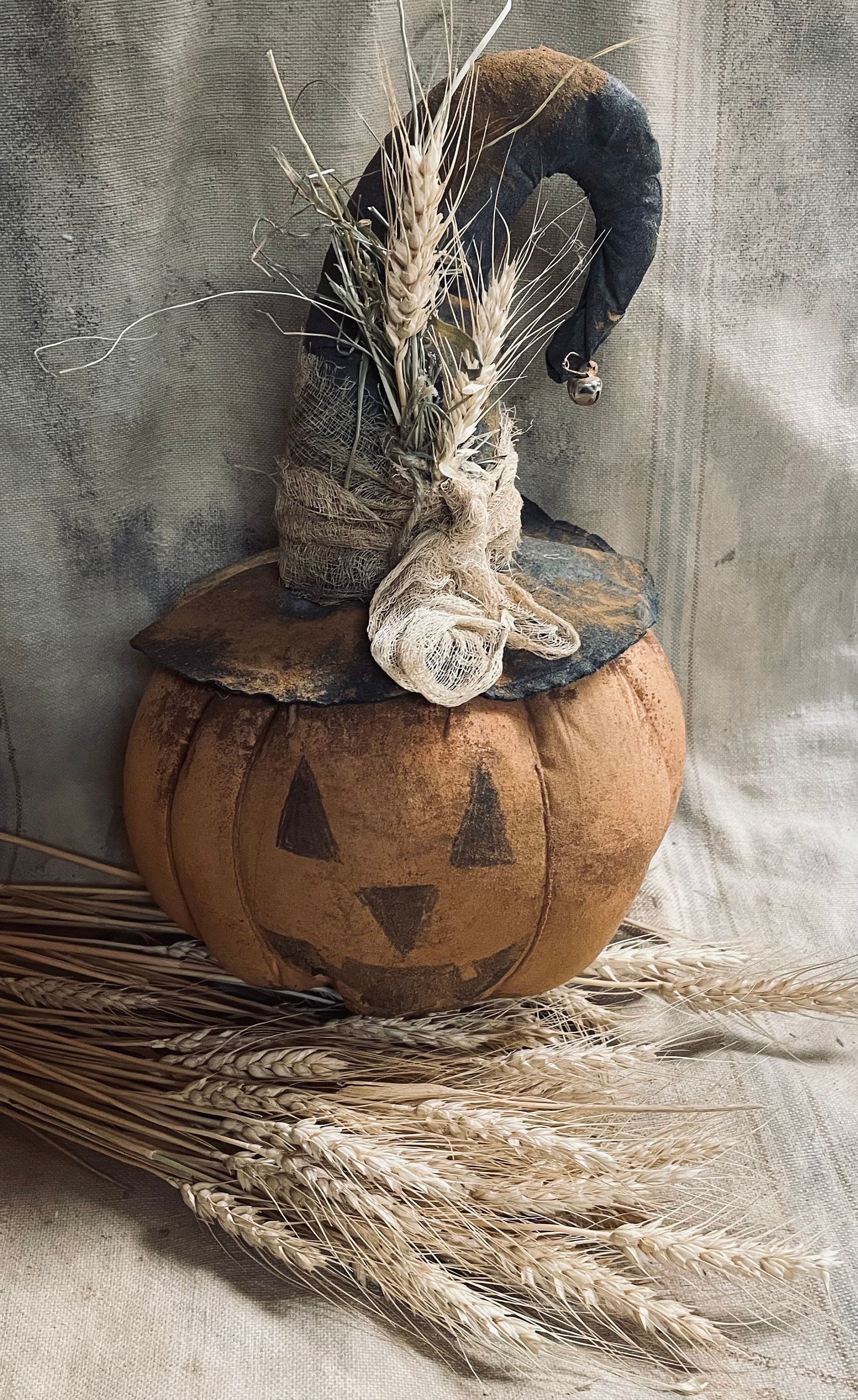 Primitive Fall Halloween Pumpkin Jack o Lantern Sitter