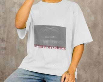 Expressive High Fashion Oversized Tee - Bold Red Writing - Metallic Lips Graphic T-shirts - Feminist Rage - Organic Cotton - My Choice