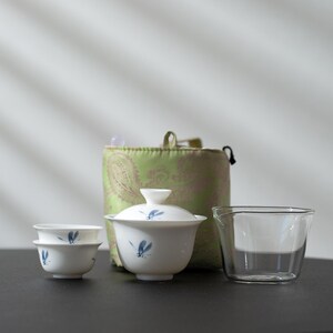 Juego de té de viaje de porcelana de jade con grasa de oveja / Juego de té Kung Fu para exteriores / Juego de una tetera y dos tazas / Juego de té de lujo ligero Caja de regalo