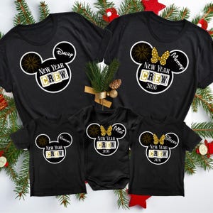 Camisetas familiares Disney de Año Nuevo 2026, camiseta de Mickey y Minnie a juego imagen 1