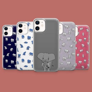 Puede incluir: Una colección de fundas para teléfonos con diseños de elefantes. Las fundas presentan varios patrones, incluyendo una funda gris sólida con una ilustración de elefante, y fundas con patrones de elefantes repetidos en azul, blanco y rosa. Las fundas están diseñadas para un smartphone.