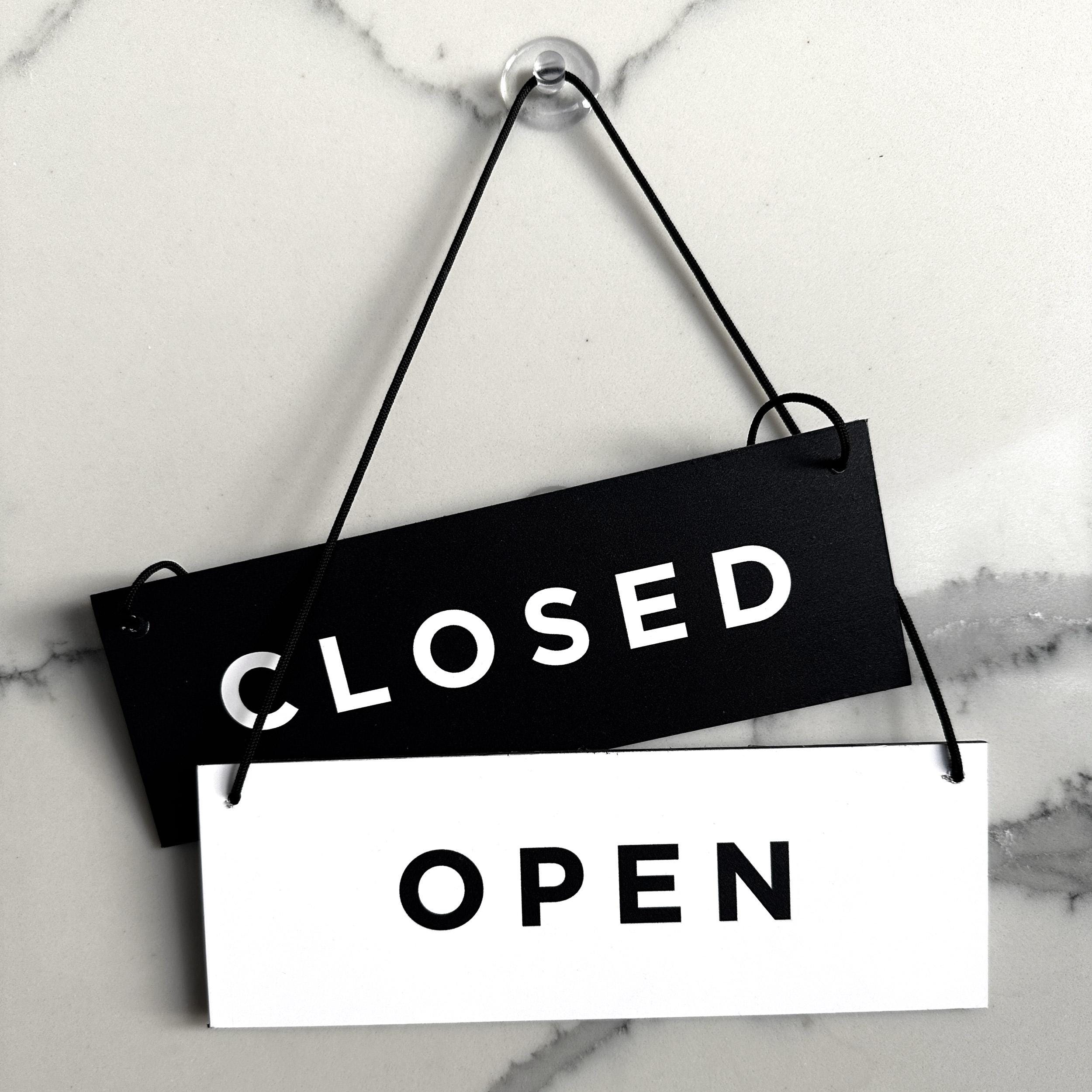 Open Closed Sign - Simple Black/White Design