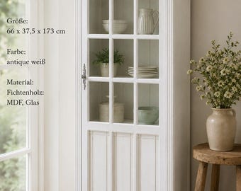 Weiße Landhaus Vitrine TILLI mit 1 Tür | Schmaler Vitrinenschrank in Antik Creme-Weiß aus Holz & Glas | 66 x 37,5 x 173 cm Landhausschrank