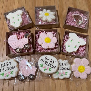 Baby in Bloom Sugar Cookies: Floral Baby Shower Favors