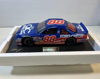 Dale Jarret #88 1997 Ford Thunderbird Diecast Model Car: 1/18 Scale By Revelle