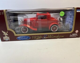 Signature 1/18 Ford 3 Window Coupe 1932 Burgundy Black