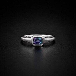 Anillo cuadrado de alejandrita, engastado en plata de ley 925, anillo de compromiso minimalista unisex, regalo para él.