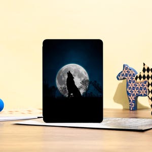 Wolf Under The Starry Sky 2024 Kindle Case For Kindle/Paperwhite 10th 11th 12th 6&quot; 6.8&quot; Colorsoft Case, Personalized Kindle Case Book Cover