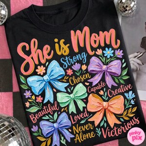 Sie ist Mama PNG: Christian Mama Boho Blumen Wildblumen Sublimationsdesign, Trending Digital Download Bild 2