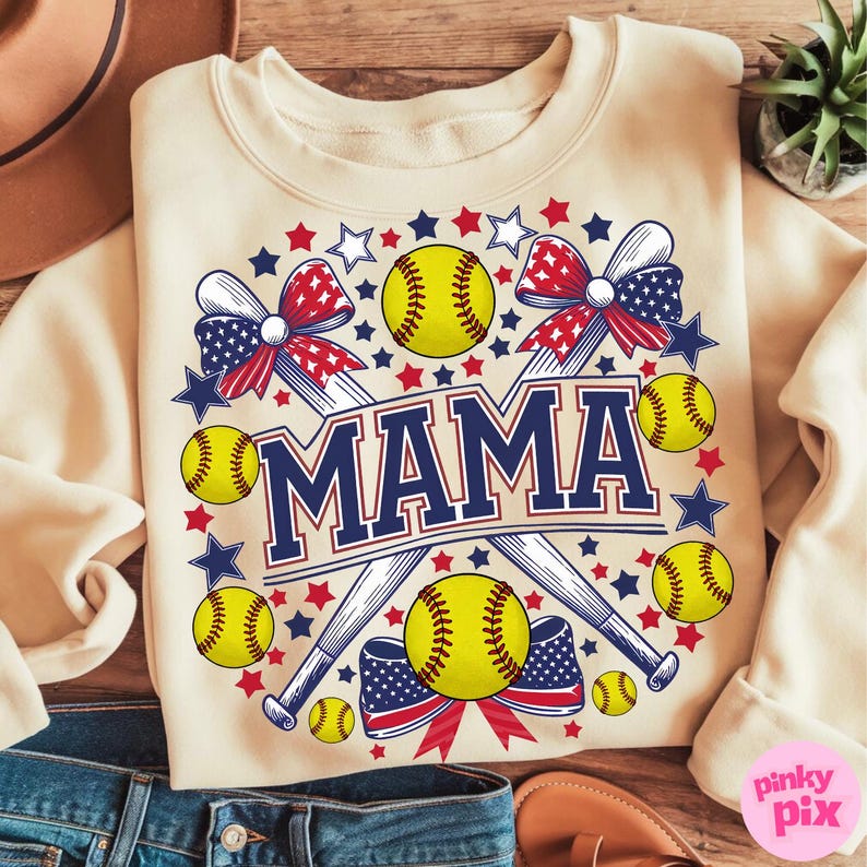 Imagem PNG de mãe jogadora de softball, sublimação para o 4 de julho, clipart patriótico de mãe esportista, imagem PNG de mãe jogadora de softball em vermelho, branco e azul, camiseta de beisebol com a bandeira dos EUA imagem 2