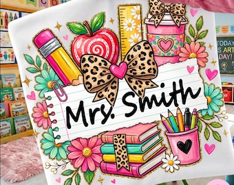 Nome insegnante personalizzato PNG: Design scolastico personalizzato con stampa leopardata e pennellate, stile civettuolo, per sublimazione