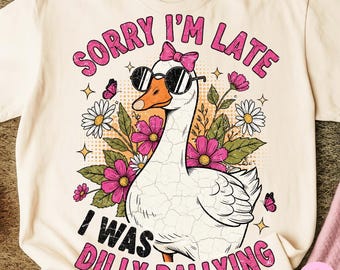 Retro Pink Entschuldigung, ich bin späte Gans Png, kokette lustige freche Gans Png, adrette Boho Blumengans-Entwurf, sarkastisches Girly Schleifen-Sublimationsdesign