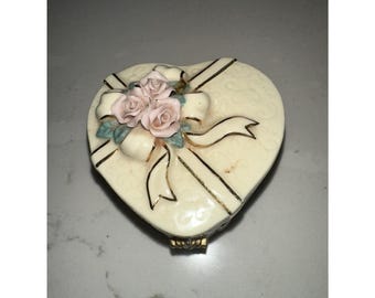 The San Francisco Music Box Heart Ceramic Roses Gold Trim Trinket 3" Works