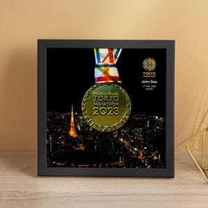 Tokyo Marathon Medal Display Frame, Marathon Gift, Running Gift, Finisher Medal Display (Landmark)