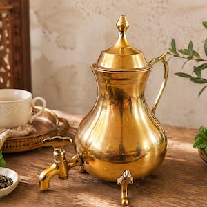 Samovar vintage in ottone con rubinetto – Teiera orientale, decorazione retrò per la cucina - Servizio da tè