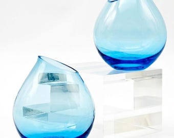 Set of 2 small blue glass vases, 9 cm – asymmetrical vintage decorative vases in mid-century style