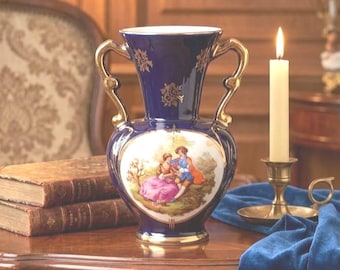 Antique/old porcelain vase in cobalt blue with gold trim and Rococo scene, double-handled, hand-painted in Rudolstadt