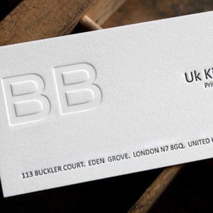 Biglietti da visita di lusso in rilievo / Design minimalista personalizzato / Biglietti con stampa tipografica premium / Biglietti professionali personalizzati per il branding