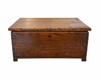 Primitive Wooden Keepsake Box – Ralph Lauren Farmhouse Style Rustic Chest, Early 20th Century Patina