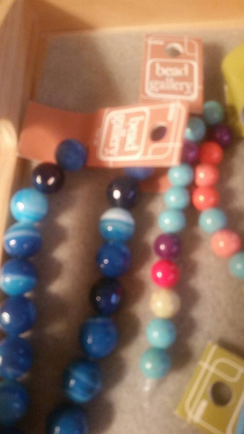 Howlite Glass and Agate ! HUGE lot of beads