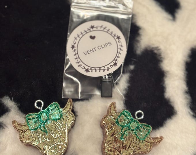Cow with Green Bows Vent Clips