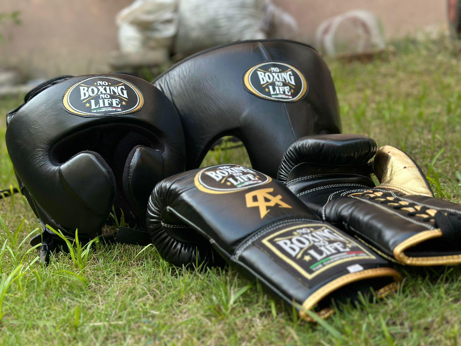 パーソナライズされた「No Boxing No Life」グローブセット、彼への 