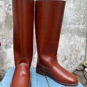 Handmade Brown Leather Horse Riding Boots: Classic Army Style